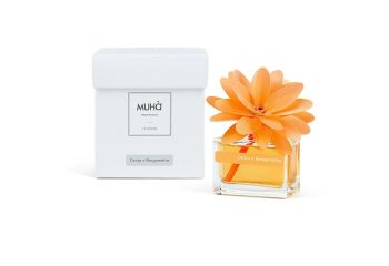 muhà flower 30ml orange cedar and bergamot met houten bloem
