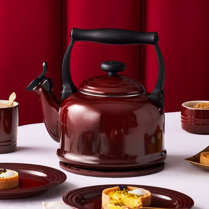 LE CREUSET FLUITKETEL TRADITION 2,1LTR. RHONE