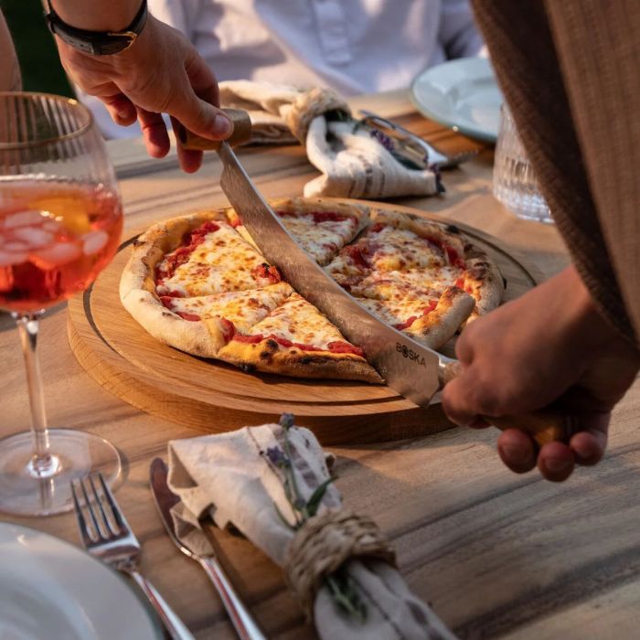BOSKA PIZZA EN KAASMES OSLO+ NO.4